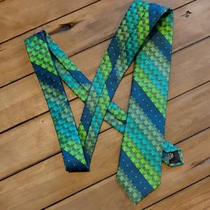 Arrow Geometric Tie